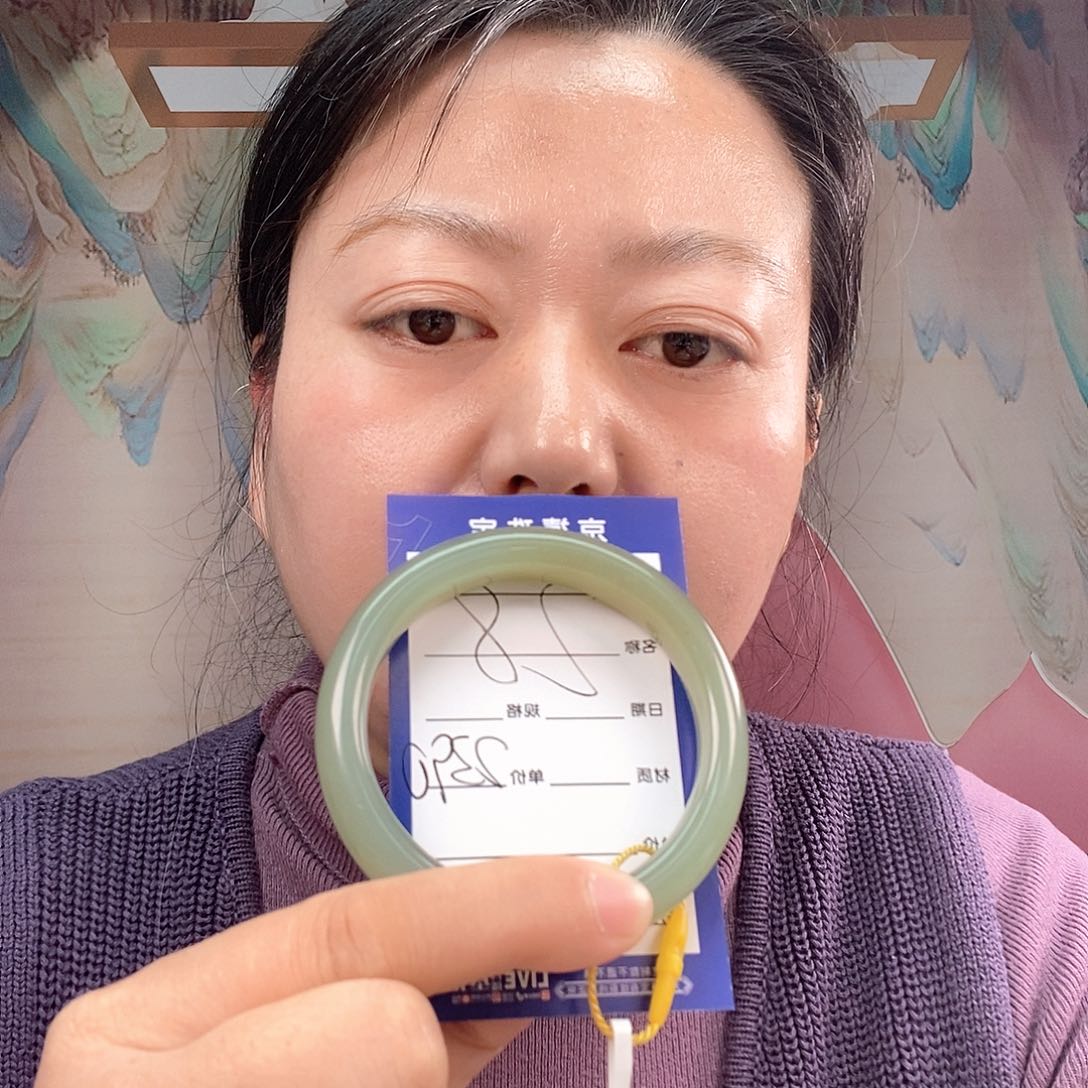 和田玉手镯未镶嵌安*