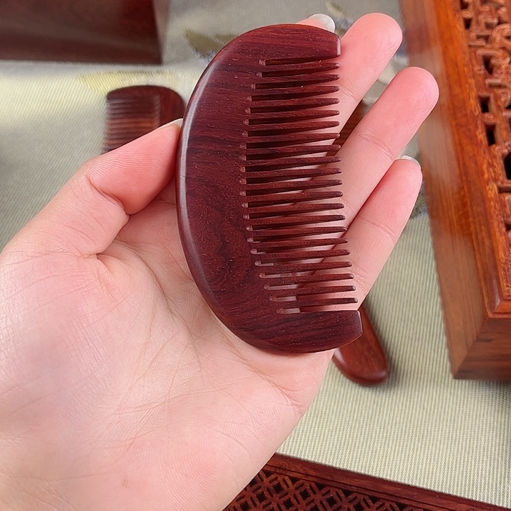 檀香紫檀（小叶紫檀）半圆梳子