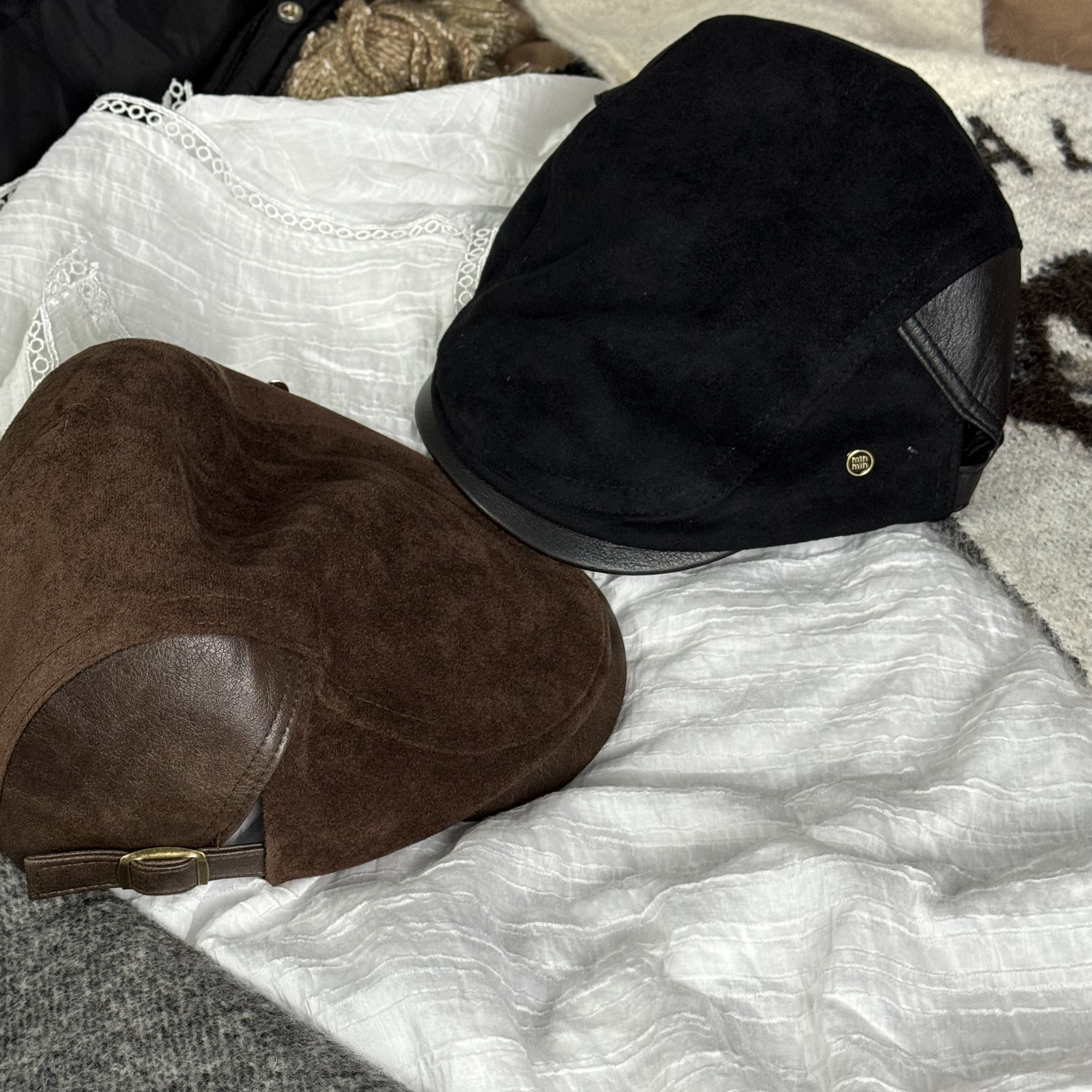 皮质2025新款气质休闲光身报童帽秋季百搭帽子平顶极简风贝雷帽