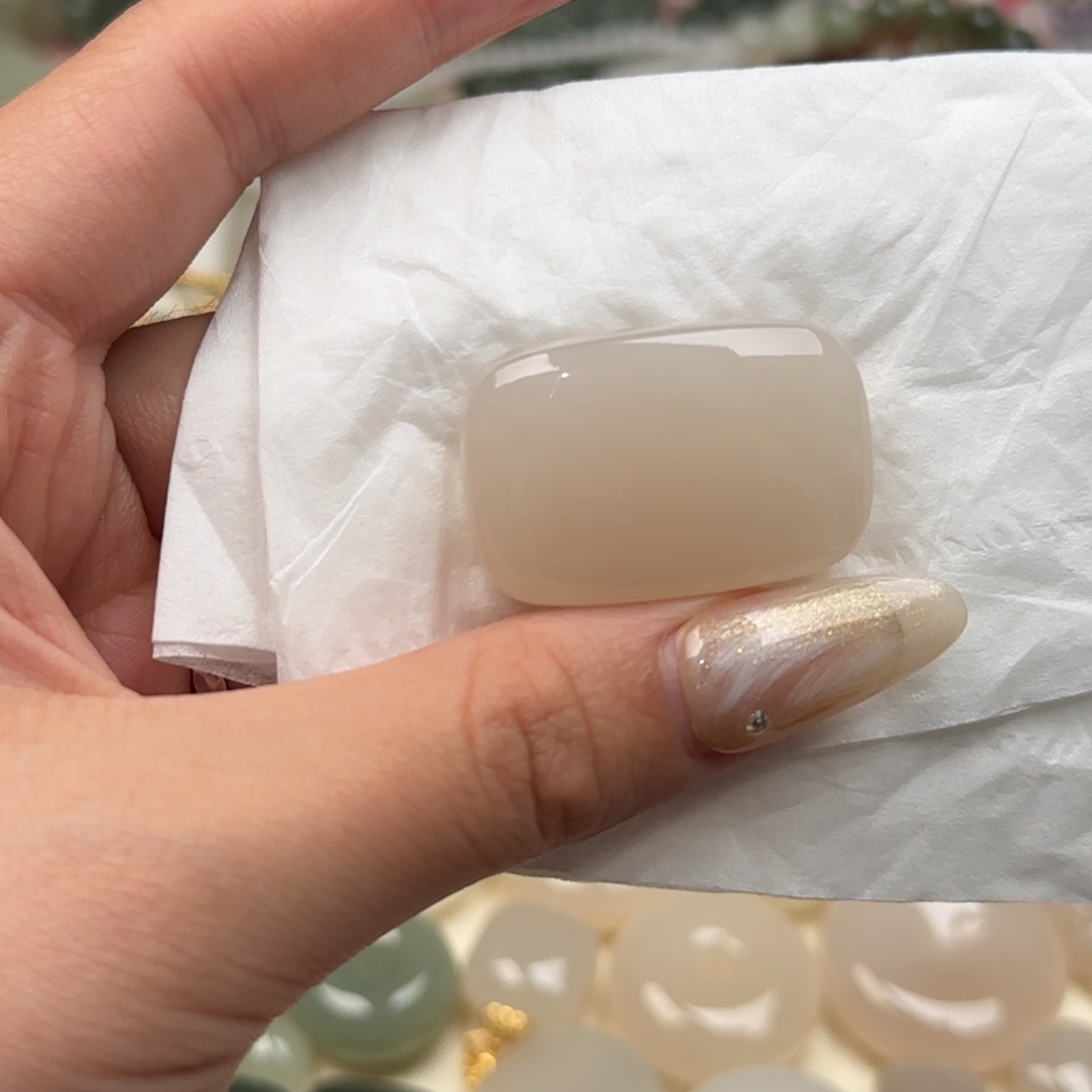 和田玉颈饰未镶嵌m****?