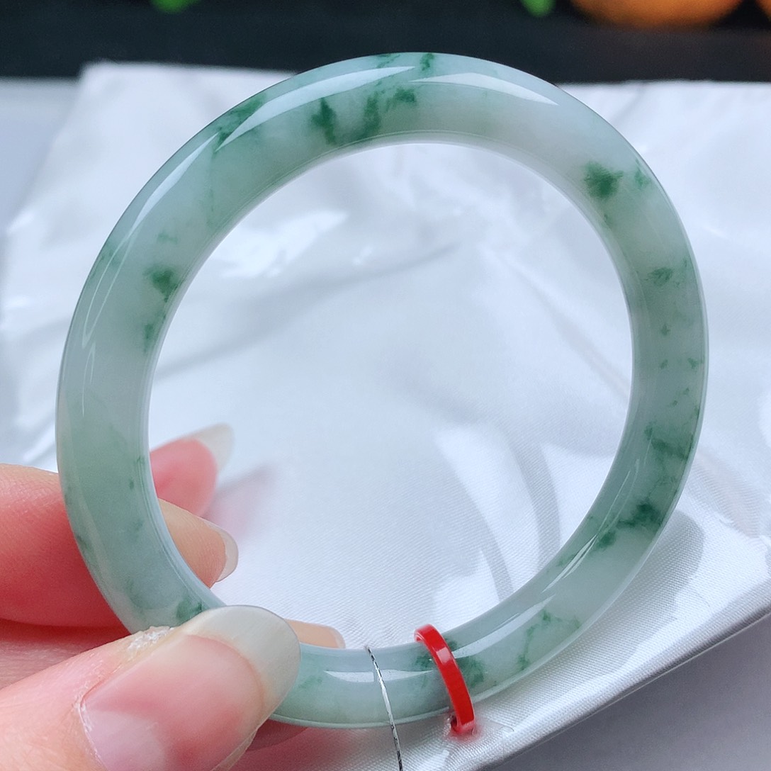 翡翠手镯未镶嵌54圆