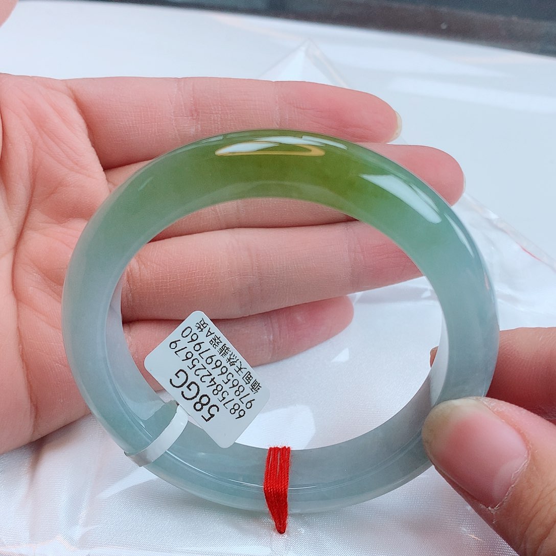 翡翠手镯未镶嵌天然缅甸翡翠A货手镯