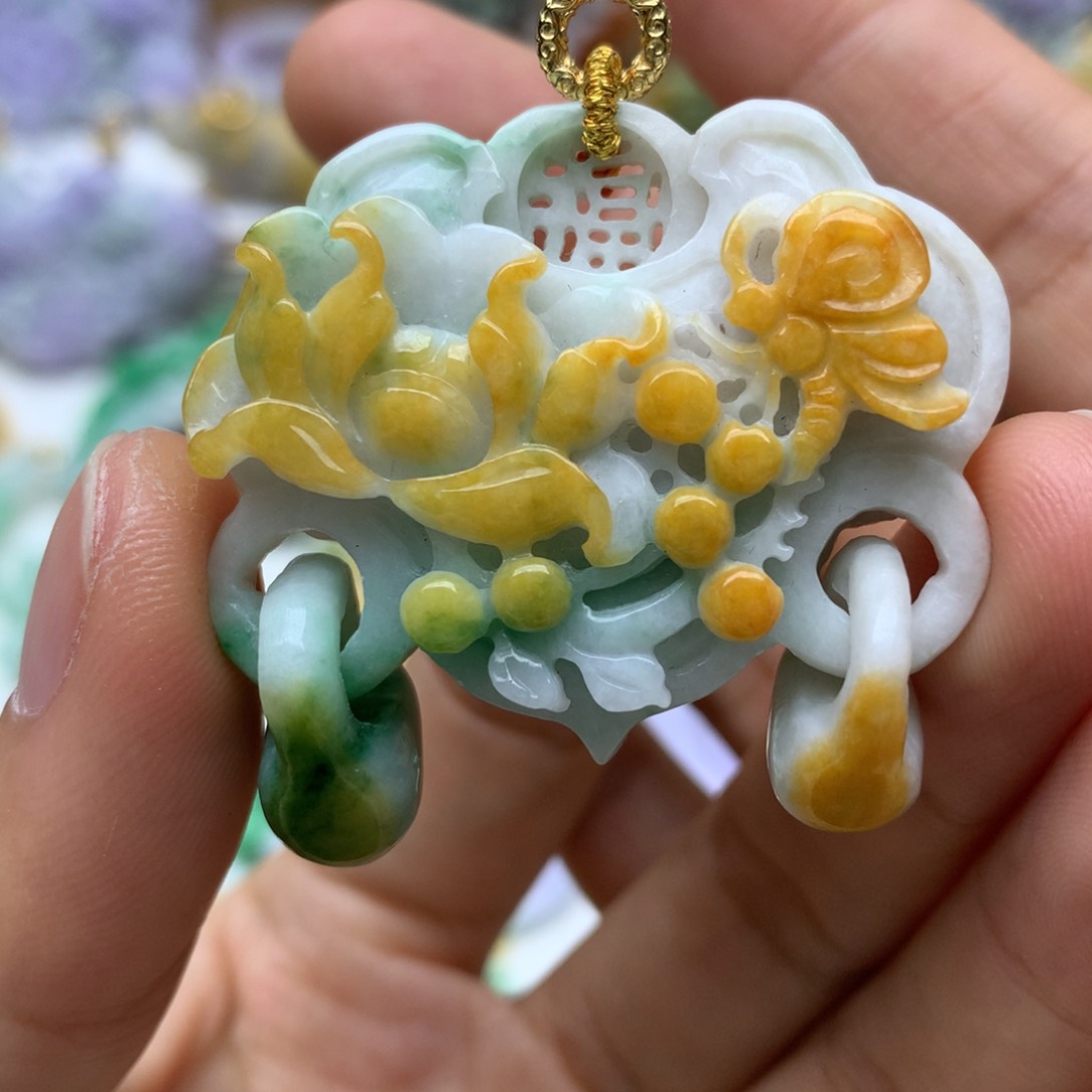 翡翠颈饰未镶嵌翡翠