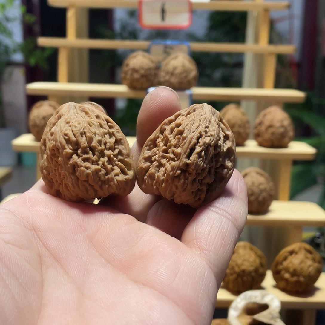 暗***杠吊坠桃核文玩核桃南将石