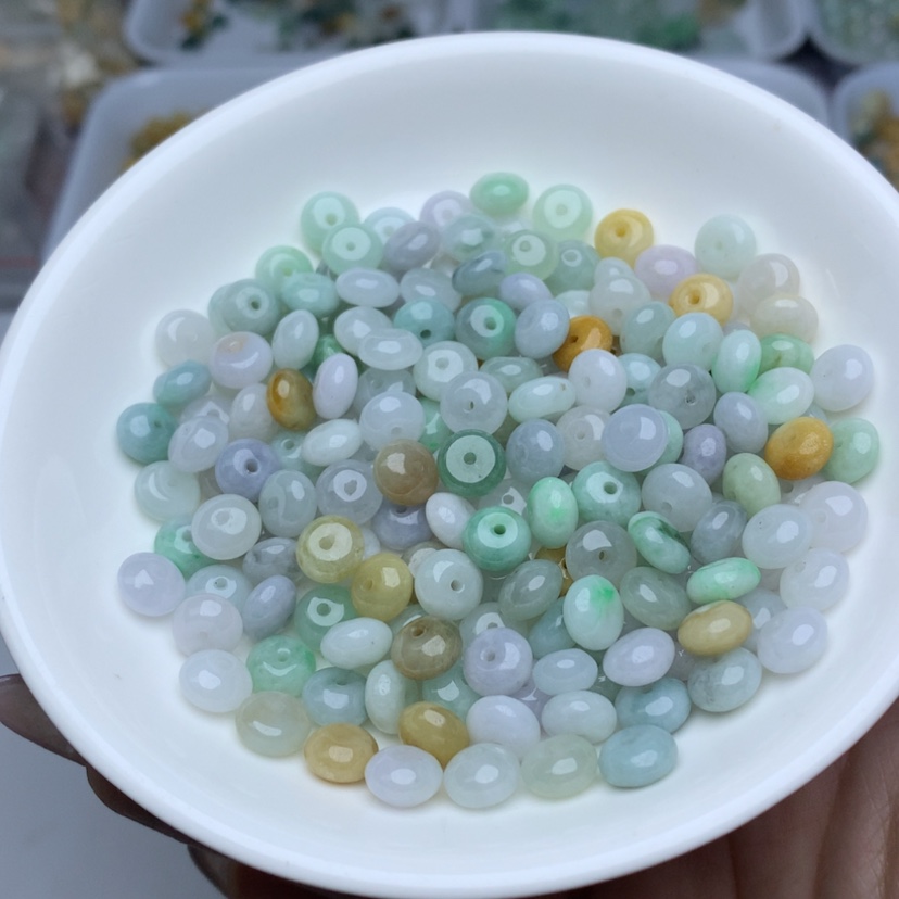 【闪购商品】翡翠手链未镶嵌卡4.8乘7.5冰三彩鼓珠40颗