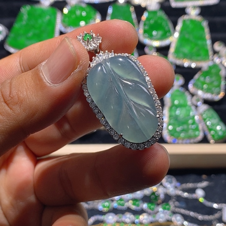 翡翠颈饰银S925镶嵌天然A货翡翠