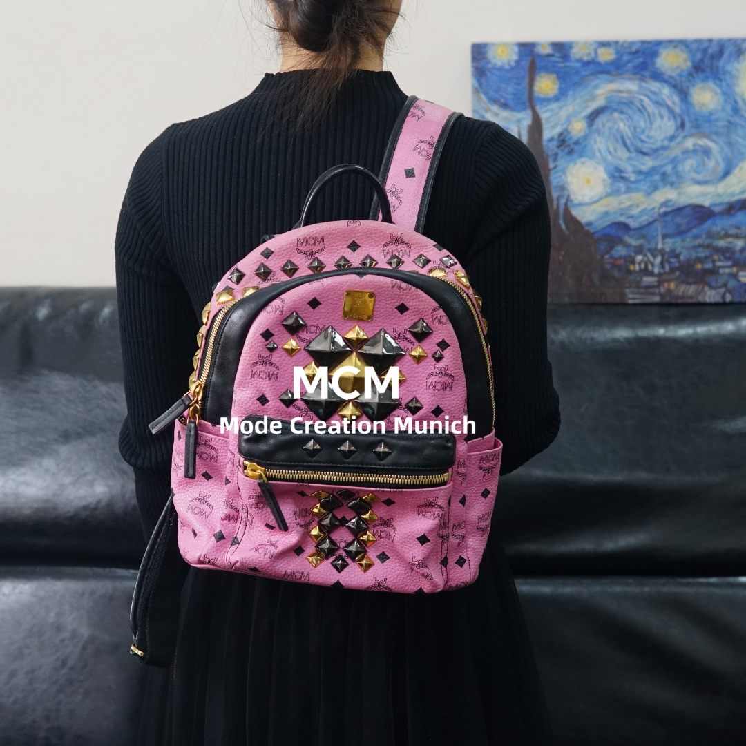 95新 MCM 粉色双肩包/FYHD12503006/3006