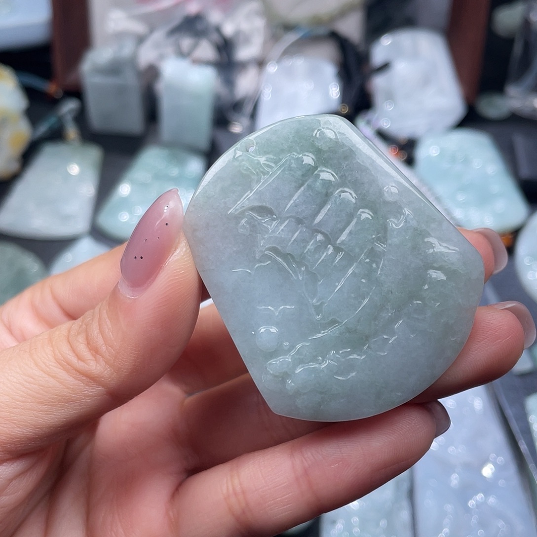 翡翠未镶嵌颈饰翡翠