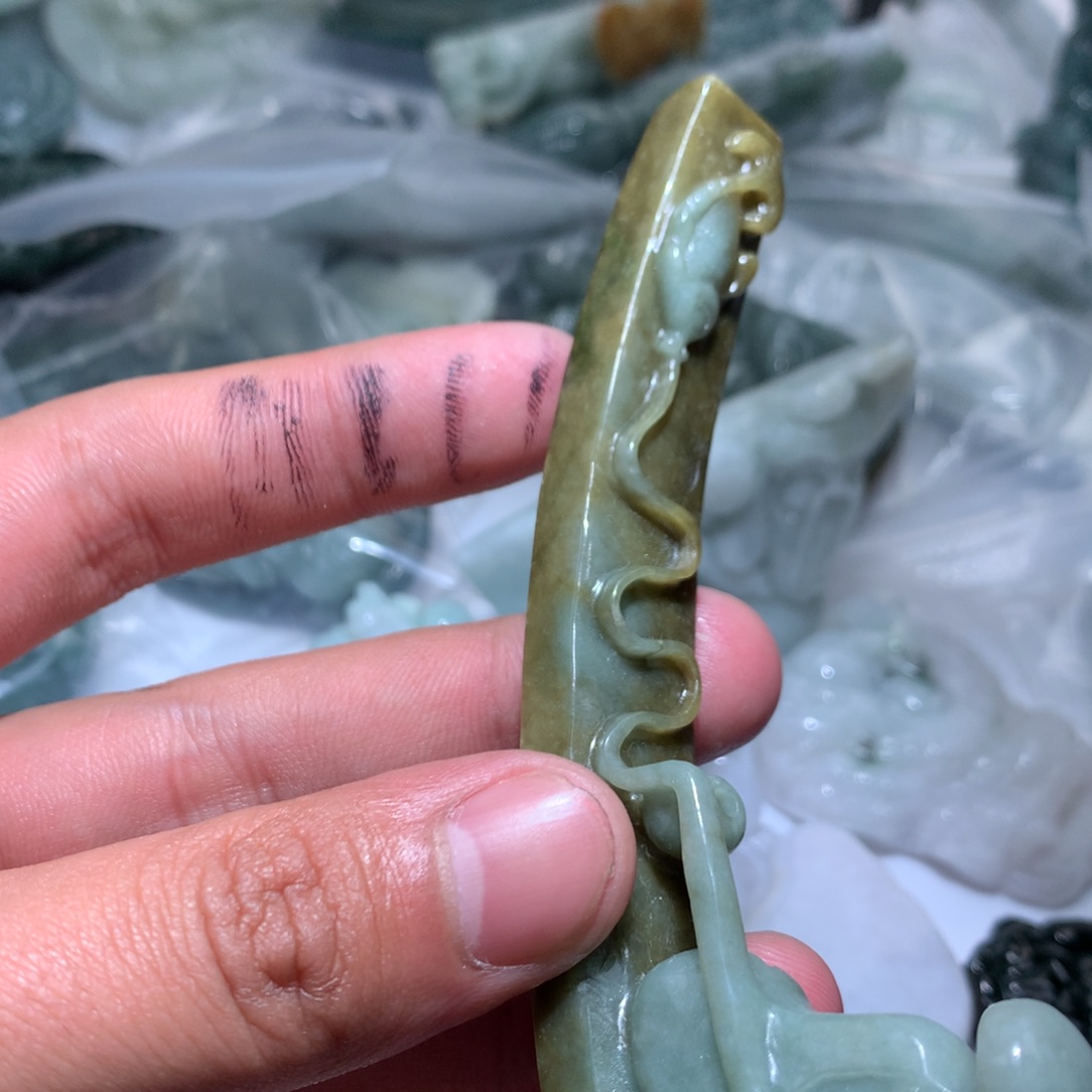 翡翠未镶嵌颈饰保真天然a货翡翠