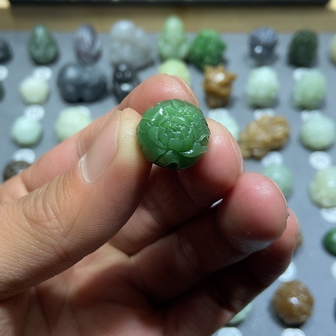 和田玉颈饰未镶嵌定制