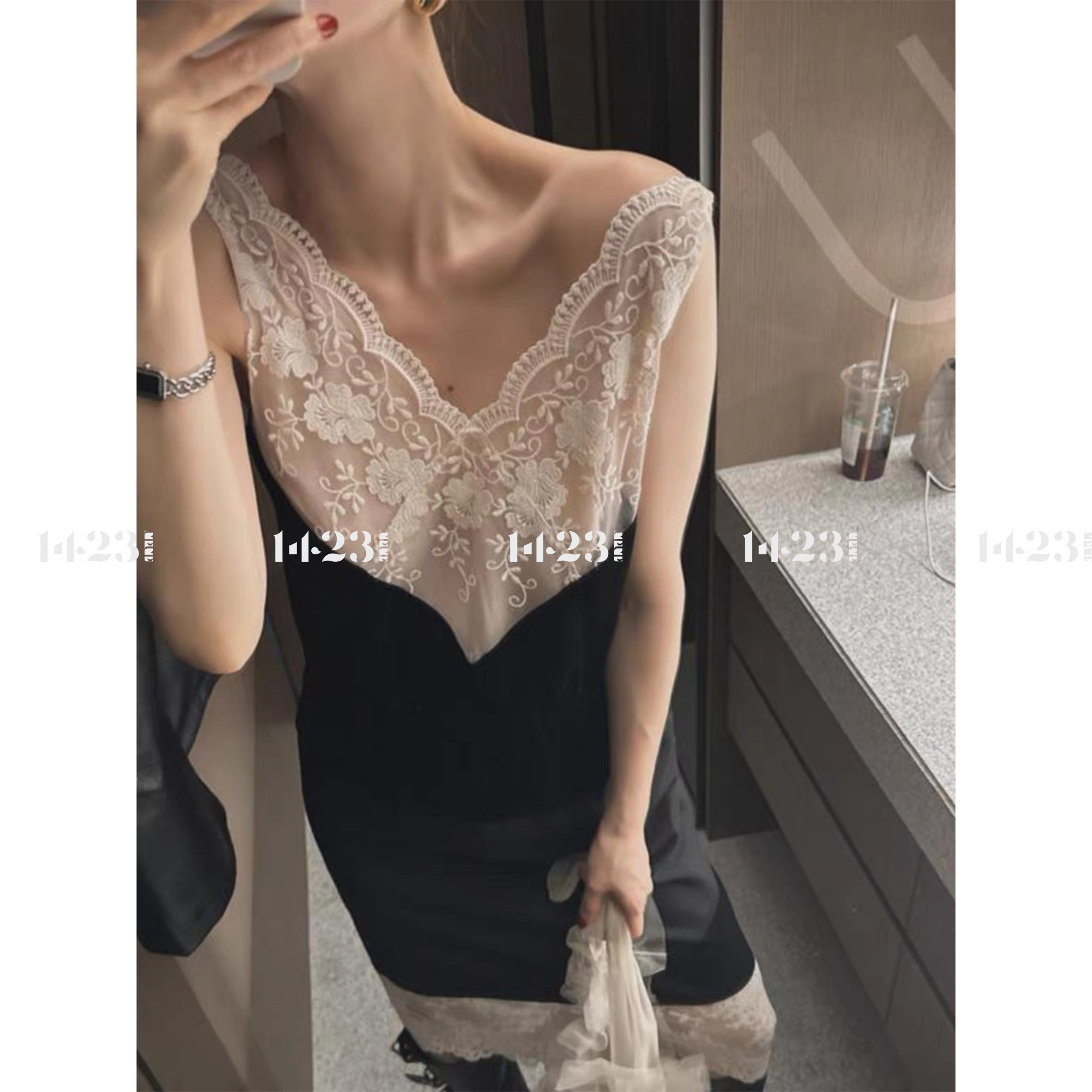 1423【暮光之城】修身穿搭黑色丝绒蕾丝拼接气质优雅连衣裙女装