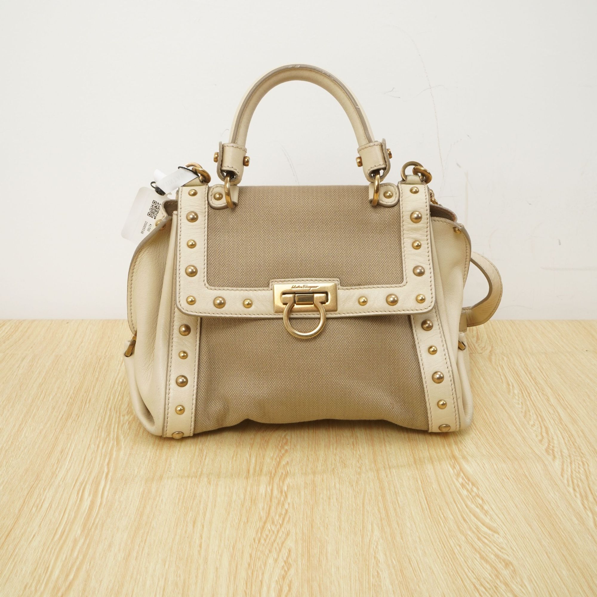 95新 FERRAGAMO/菲拉格慕 布面挎包白色/肩带/DS005538