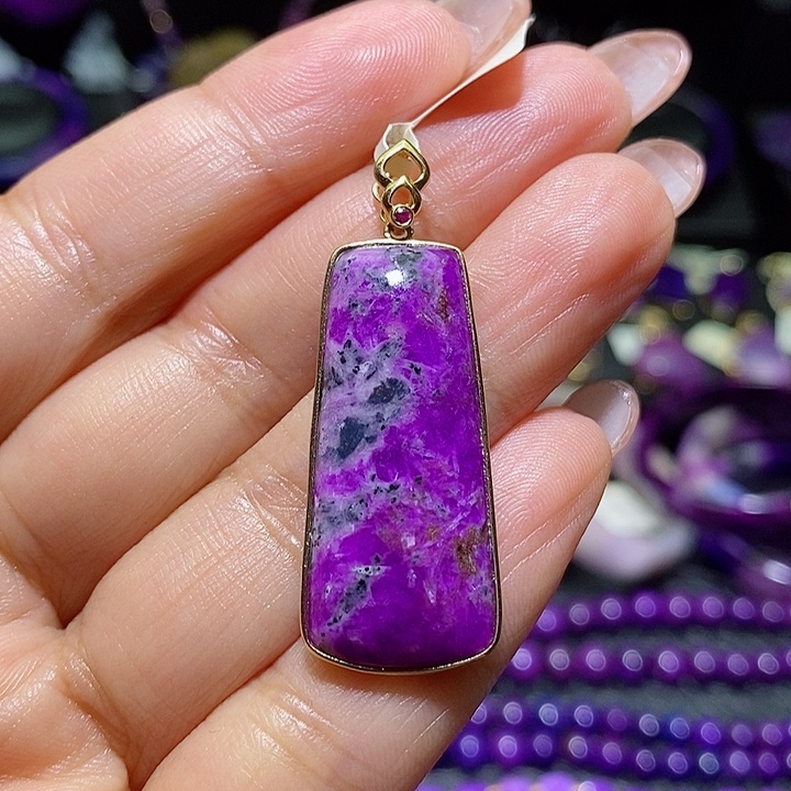 苏纪石（舒俱来）吊坠18K金镶嵌