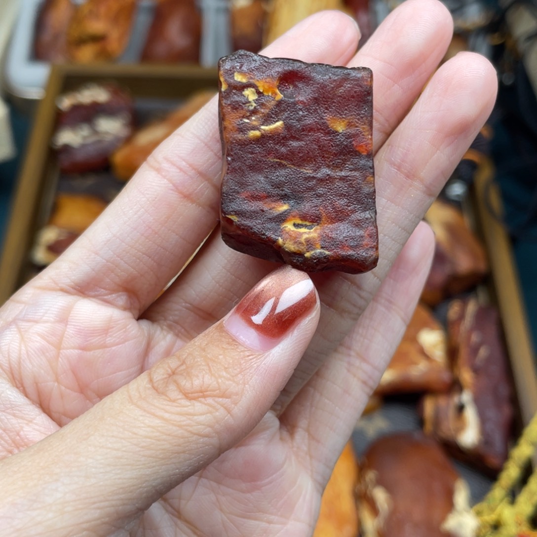 琥珀未镶嵌珠宝奇石