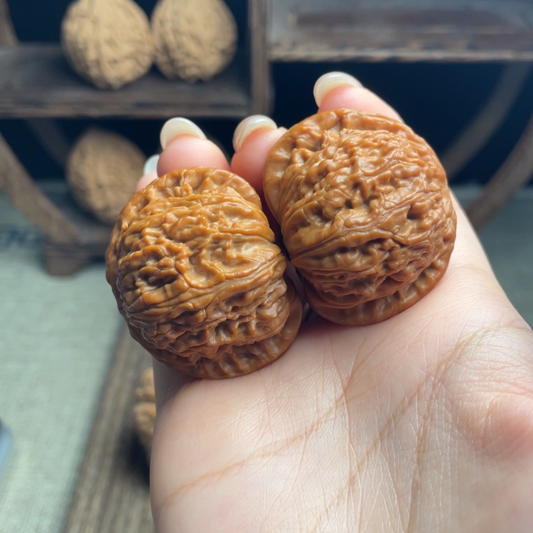 文玩核桃吊坠闷白40 全品打底精配毕业红皮