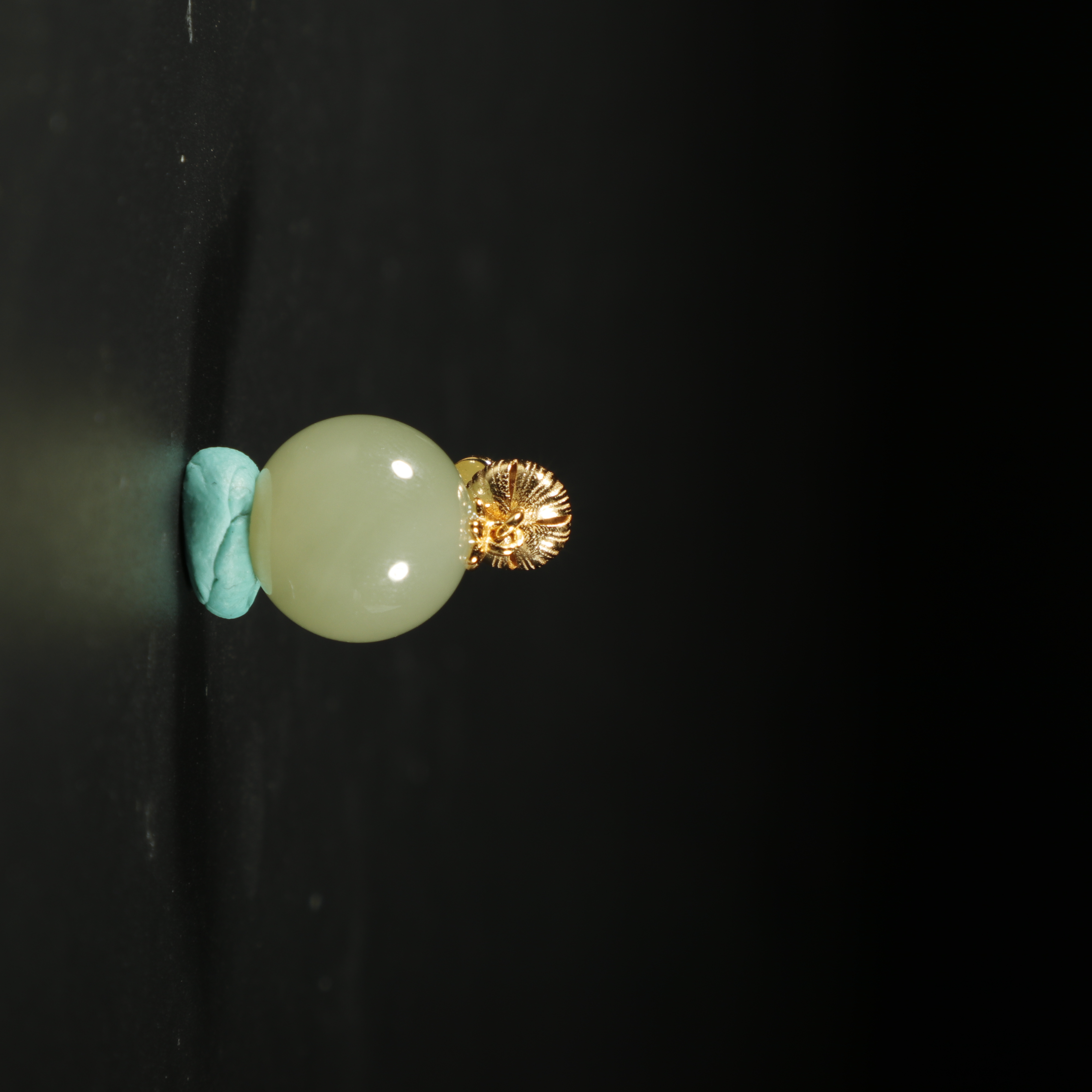 lot8801和田玉单株挂坠/云南典藏