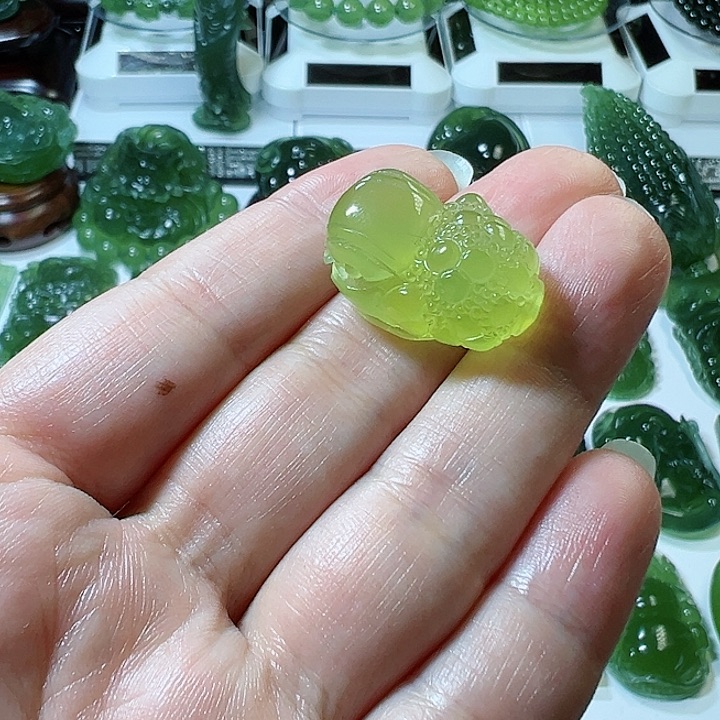 蛇纹石玉手把件未镶嵌