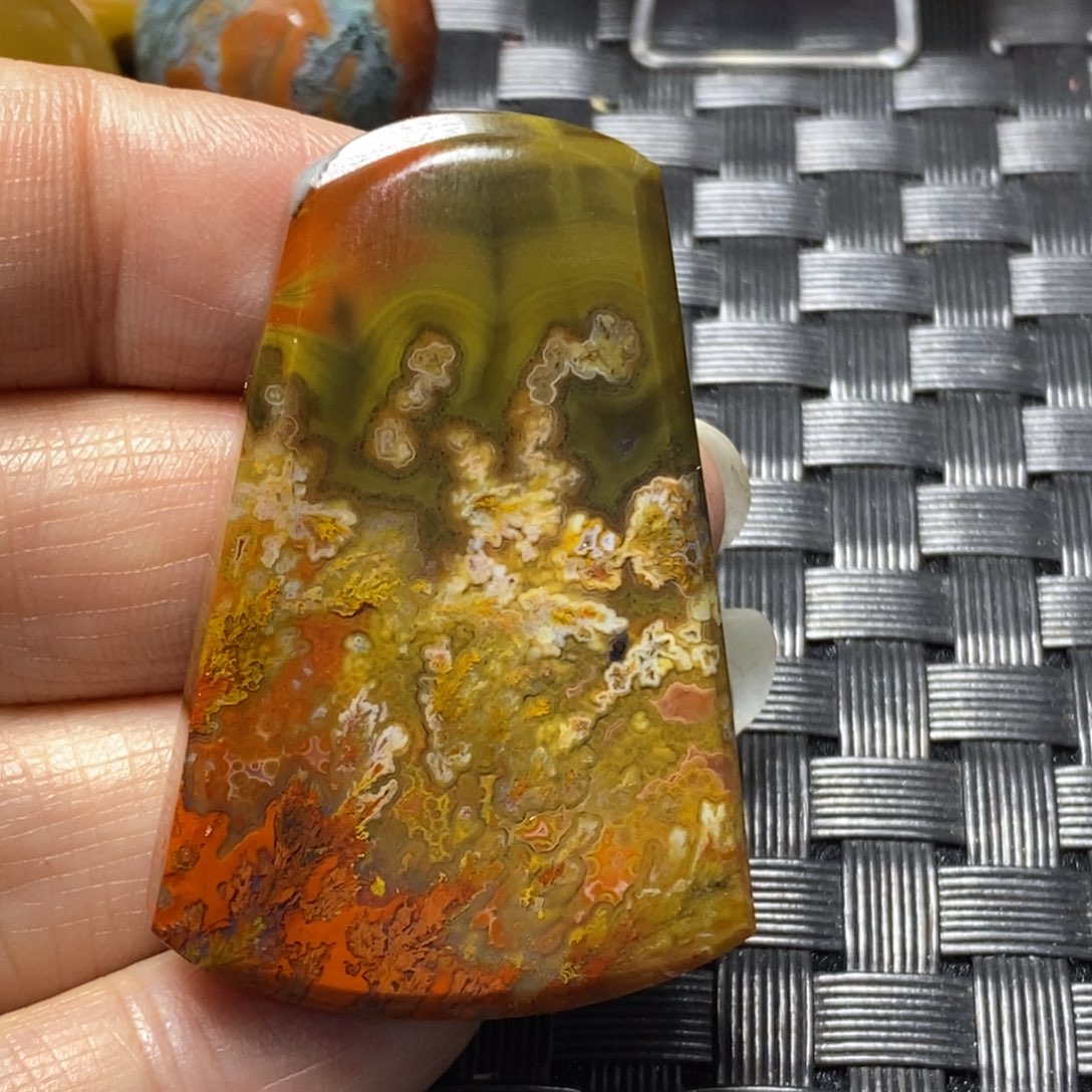 玛瑙/玉髓颈饰未镶嵌捞**鱼