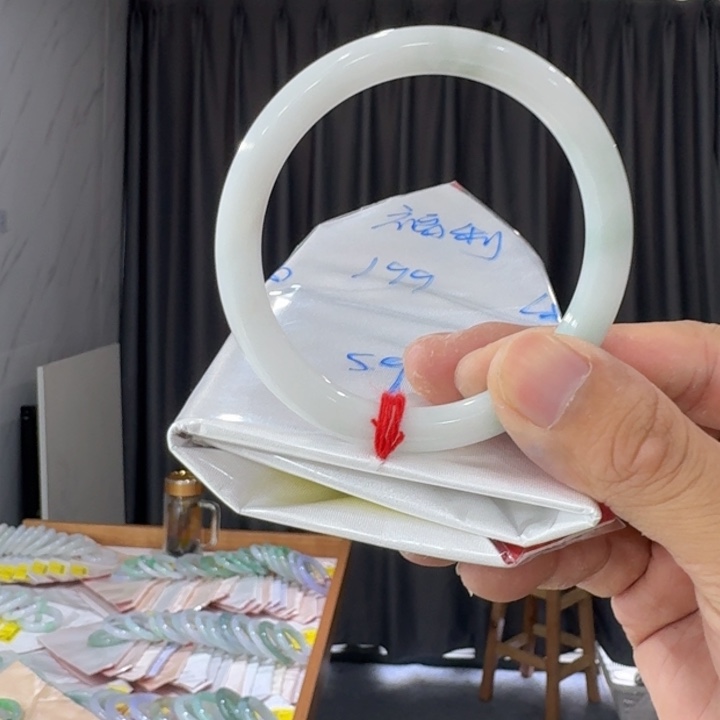 翡翠手镯未镶嵌纯天然缅甸翡翠a货