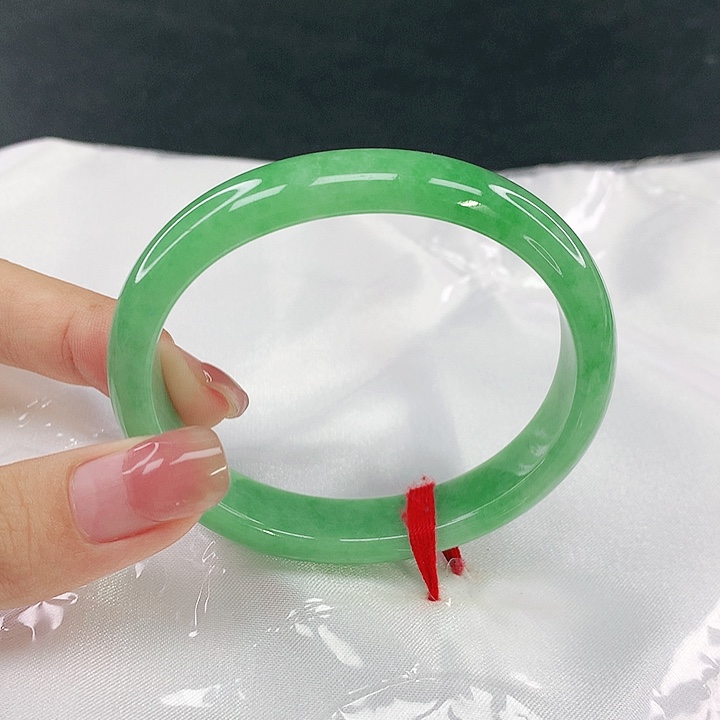 翡翠未镶嵌手镯圈54，50103