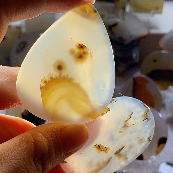 玛瑙/玉髓颈饰未镶嵌