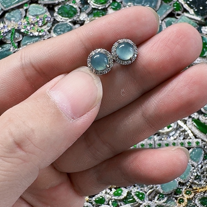 翡翠颈饰未镶嵌天然A货翡翠放漏