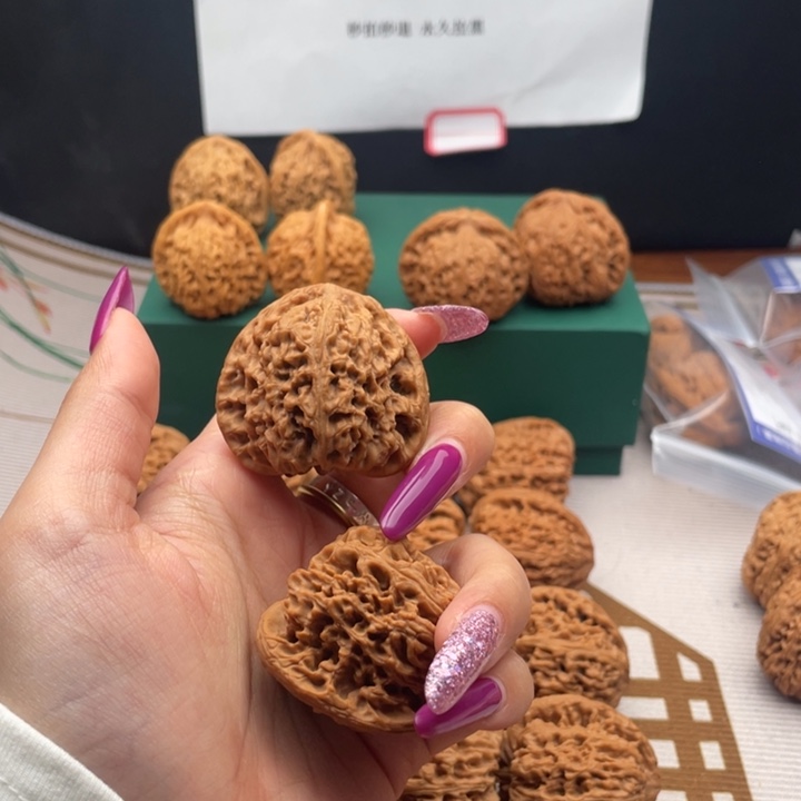 突***突吊坠文玩核桃南疆