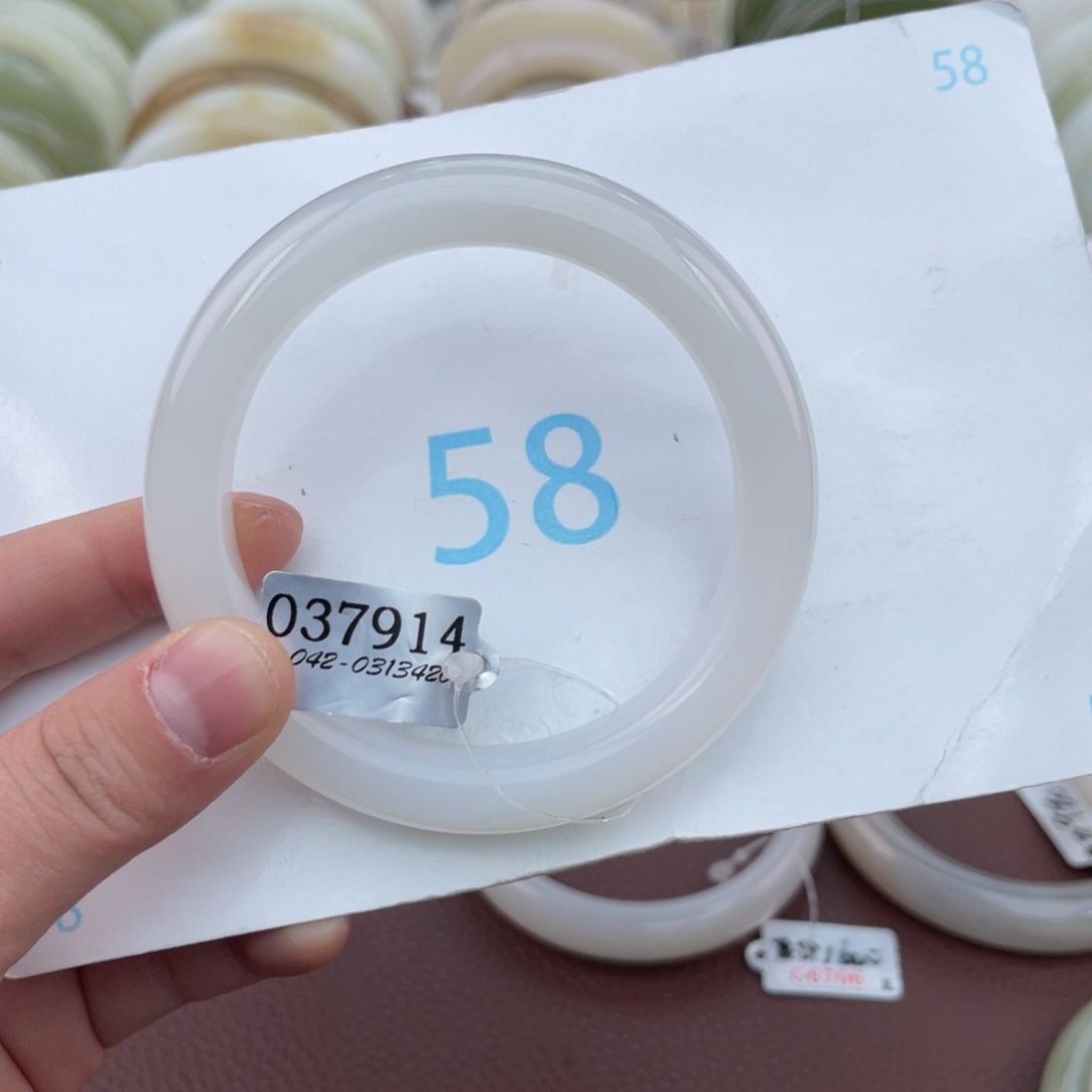 和田玉手镯未镶嵌柚***服