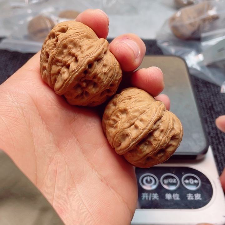 程***军文玩核桃吊坠元宝