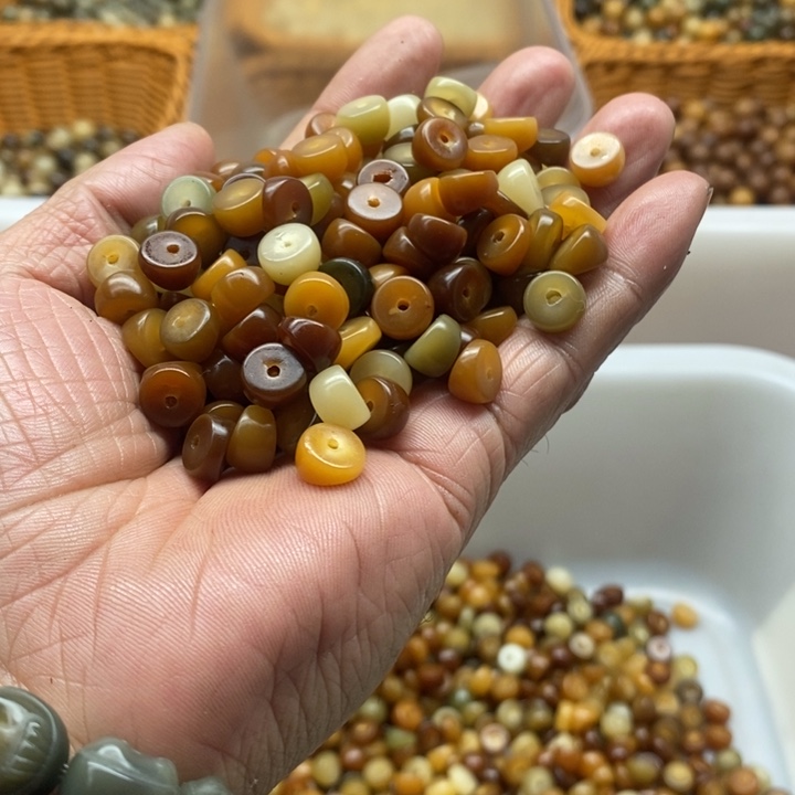 白玉菩提吊坠瑕疵9扭扭大肠100颗