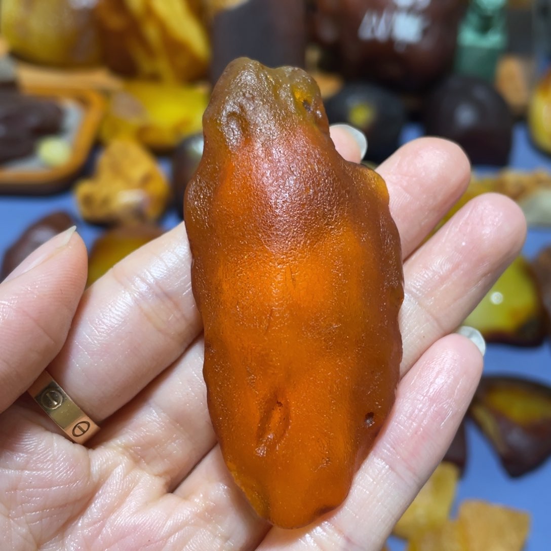 定制琥珀未镶嵌原石