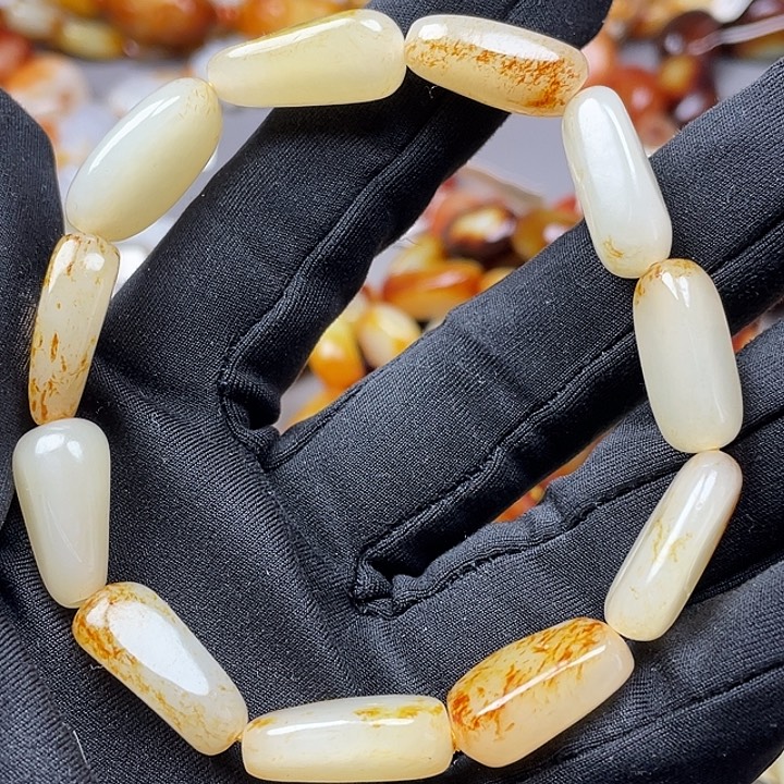 和田玉未镶嵌手链