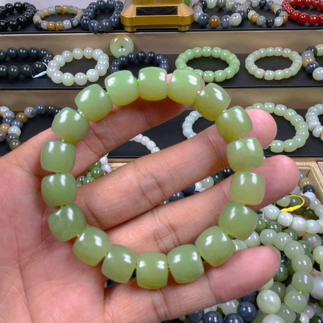 未镶嵌和田玉手串