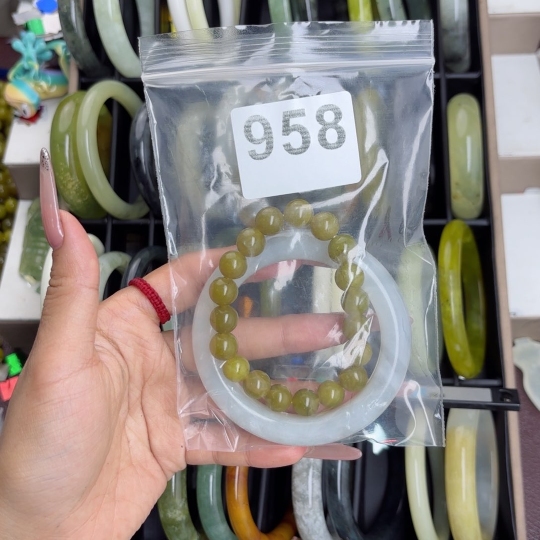 未镶嵌蛇纹石玉手镯L****y