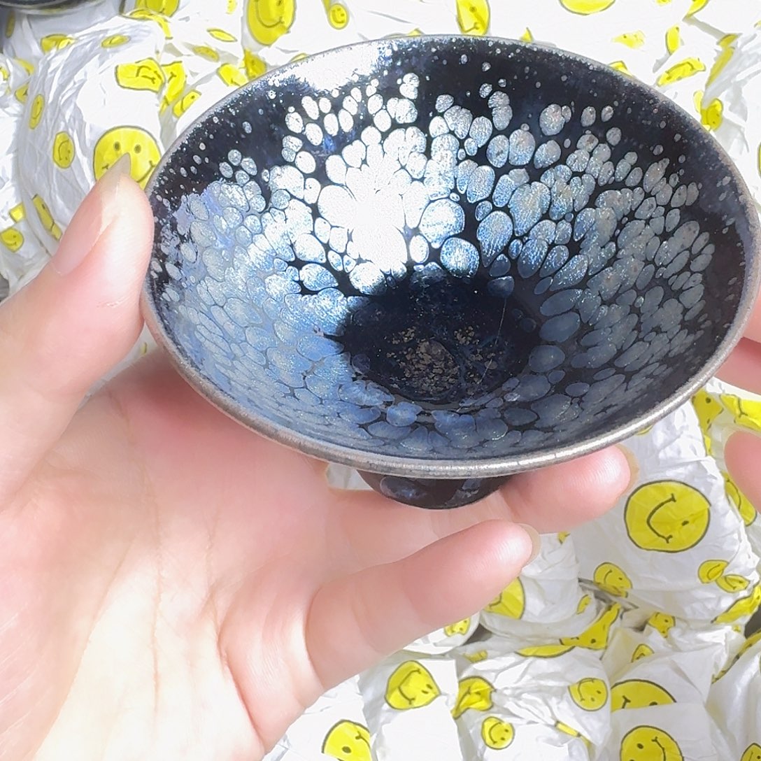 茶盏是的呀哈哈好想