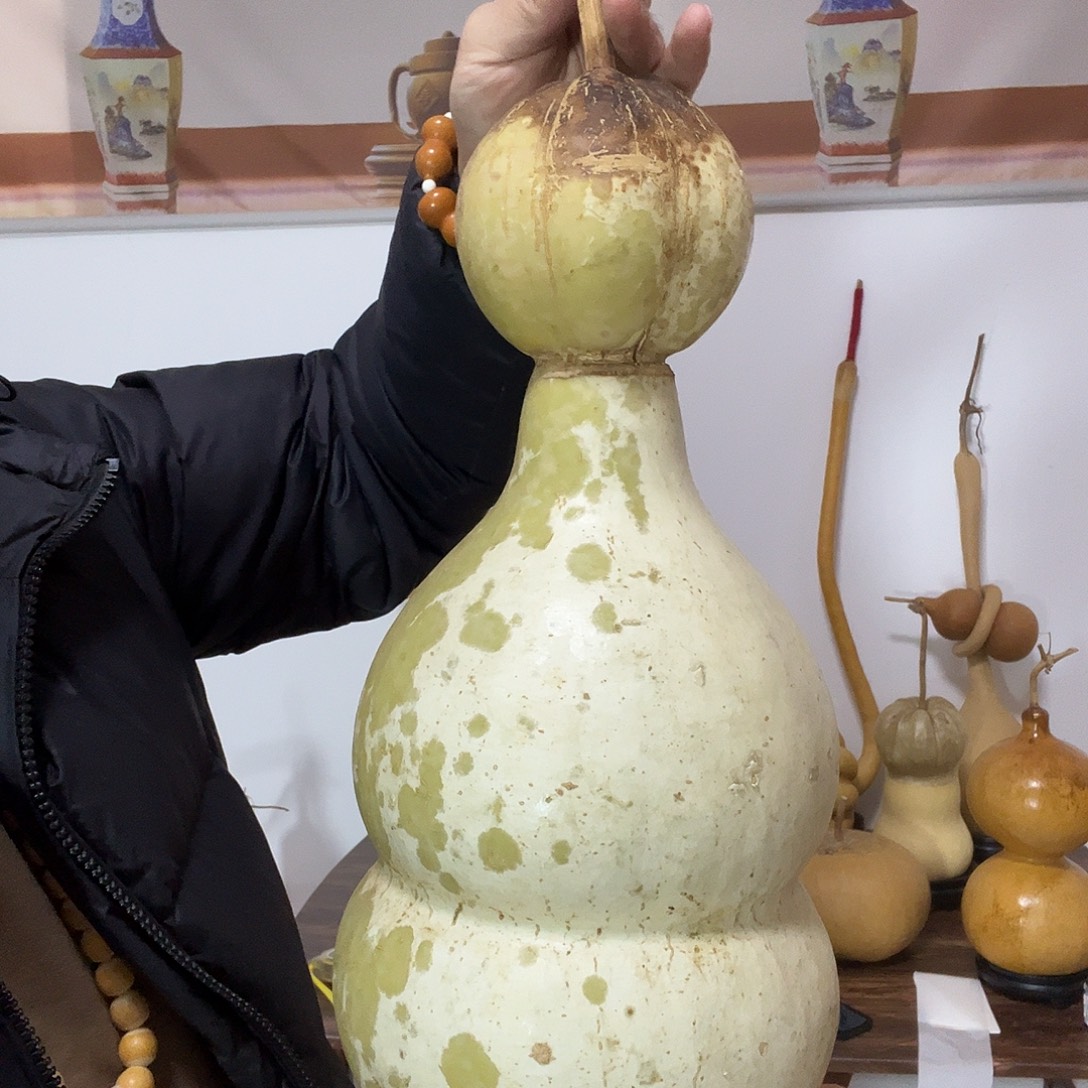 A***云花皮子弹头葫芦摆件