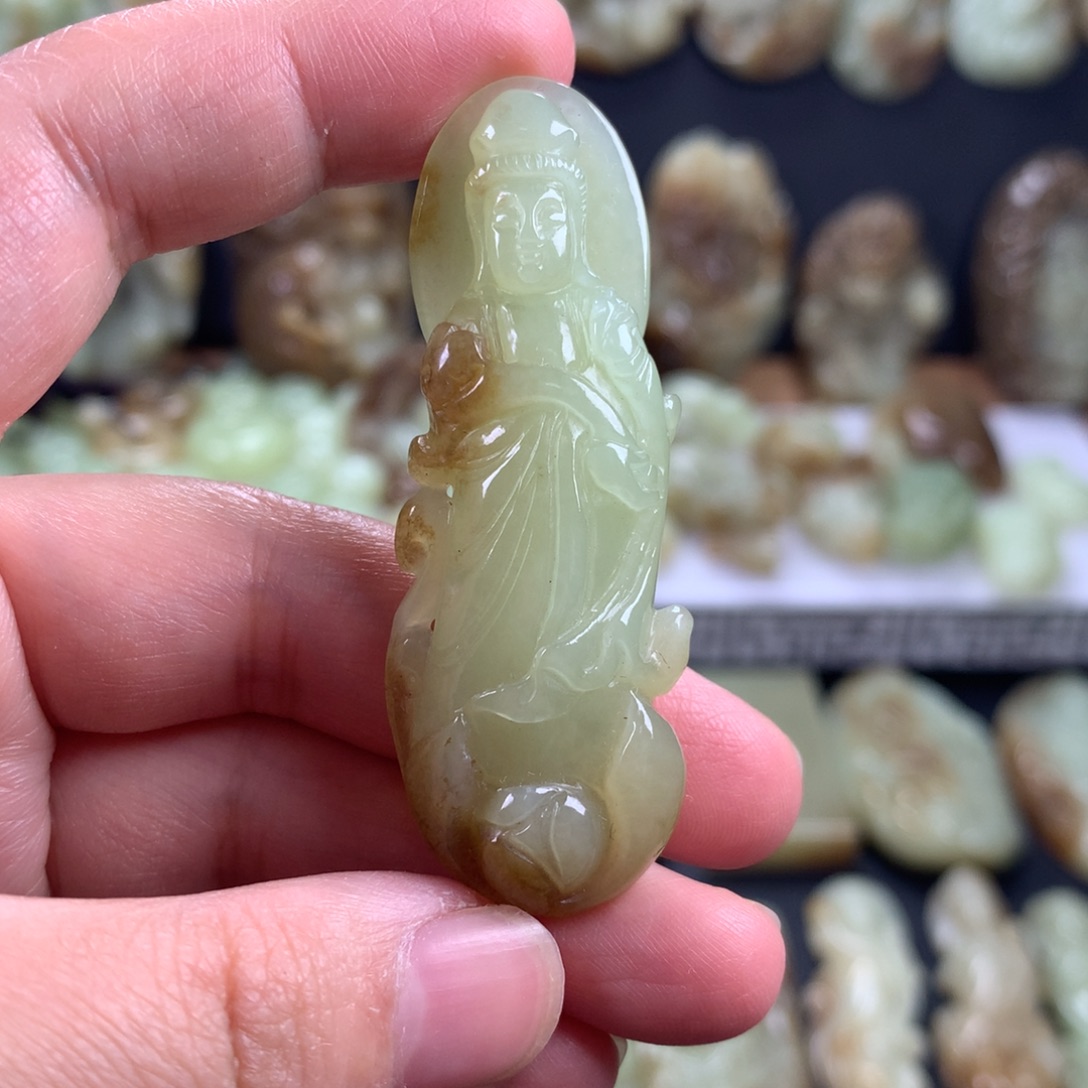 和田玉未镶嵌颈饰