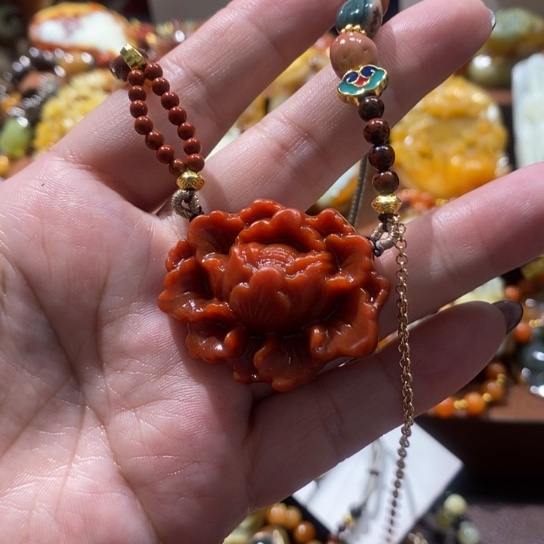 蛇纹石玉未镶嵌颈饰