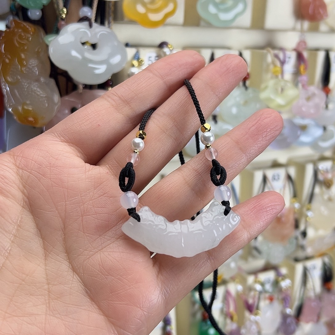 忙***爱玛瑙/玉髓未镶嵌颈饰