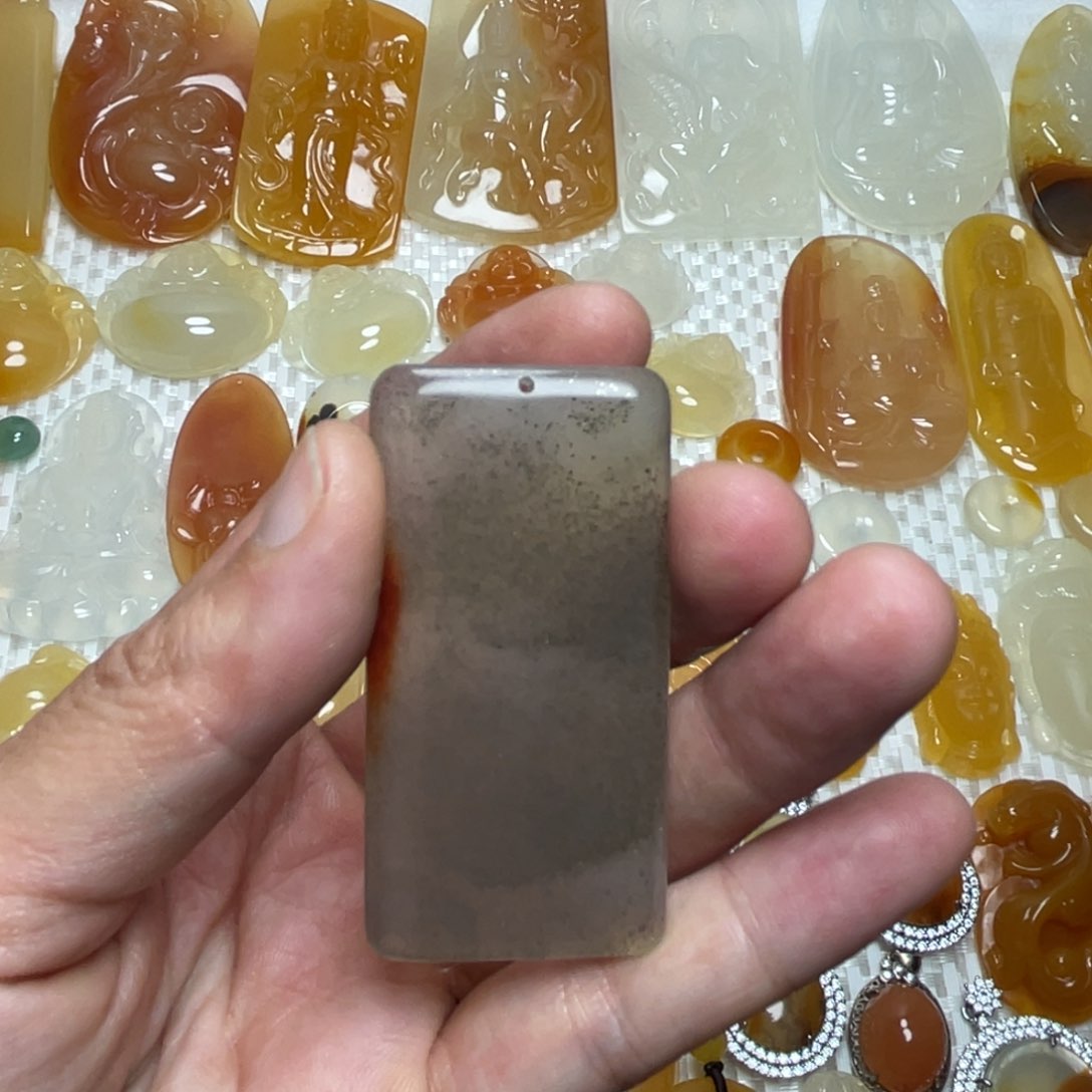 石英质玉（黄龙玉）颈饰合金