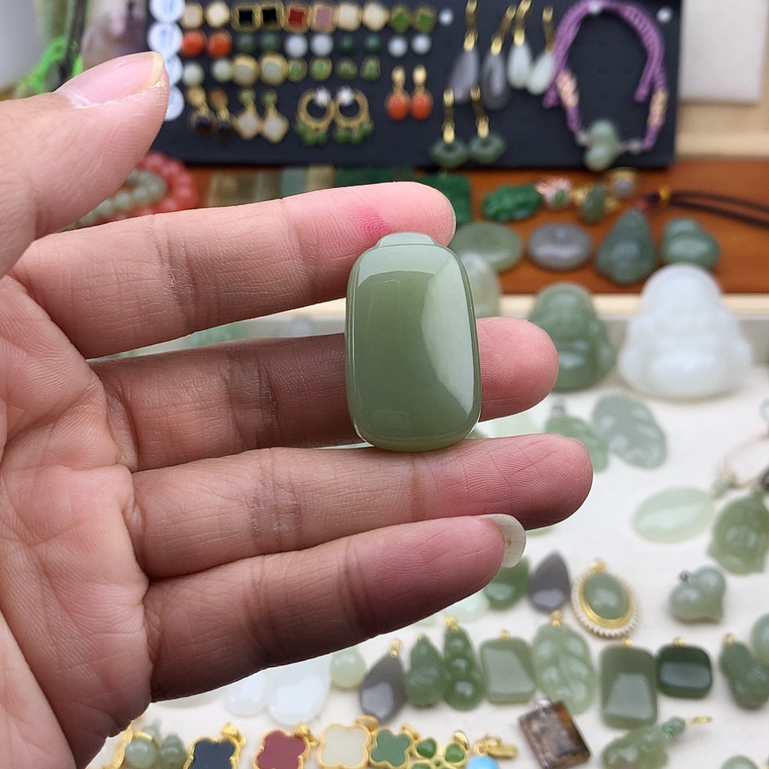 和田玉未镶嵌吊坠(不含链)
