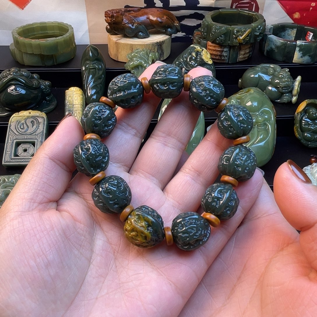 透闪石质玉未镶嵌手链