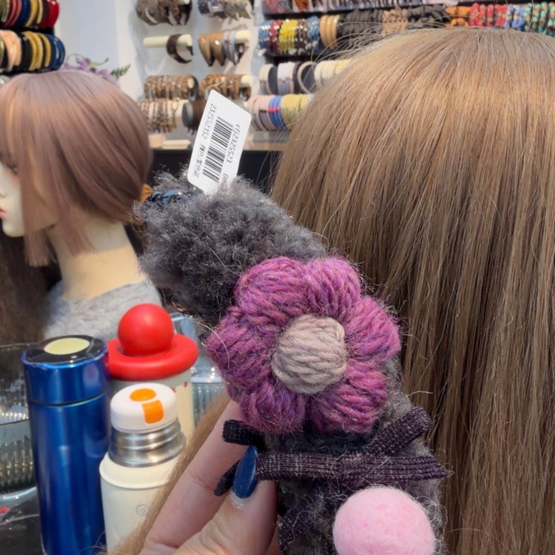 非金属紫色毛线小花香蕉夹