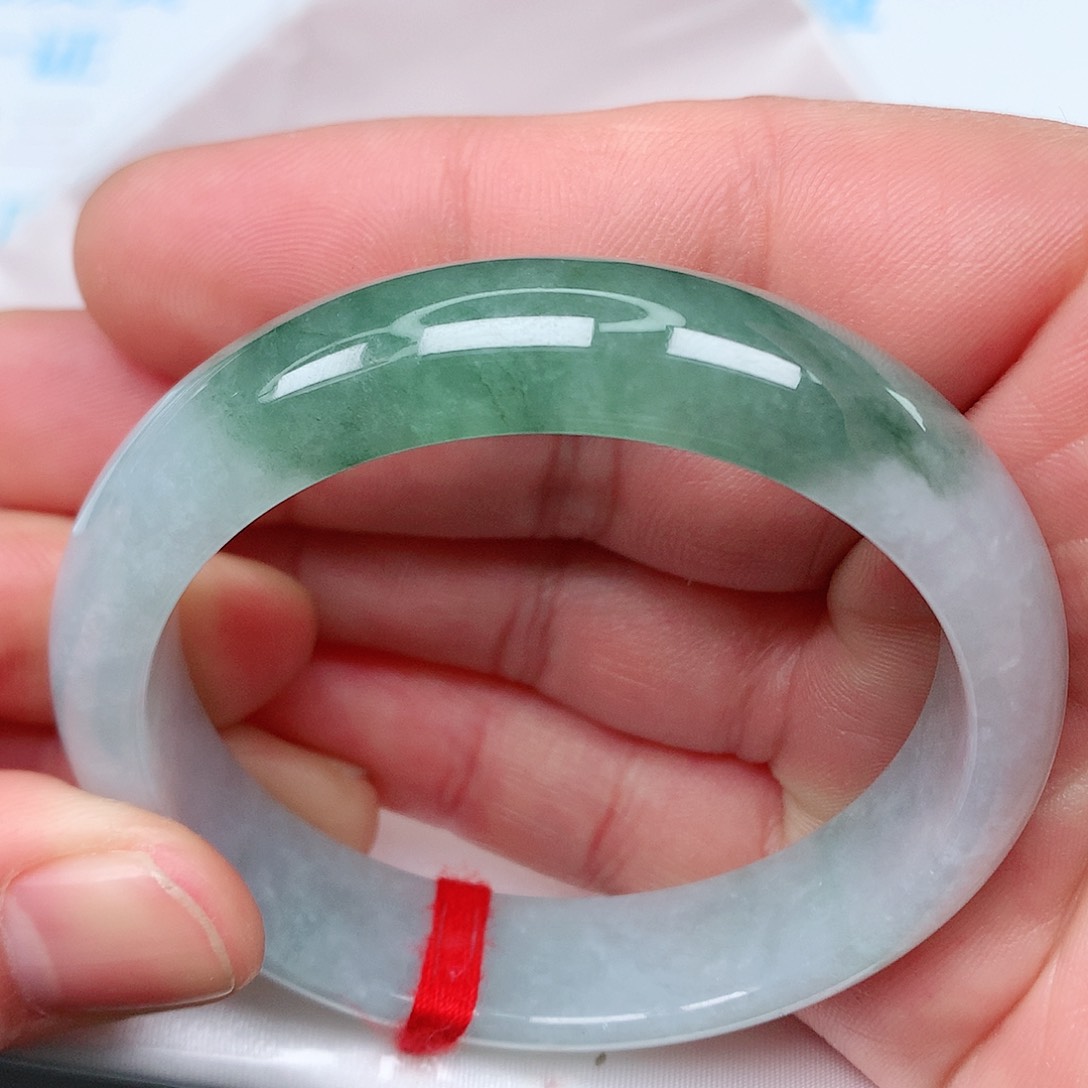 翡翠手镯未镶嵌天然