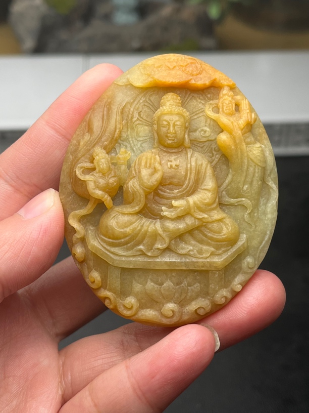 精品毛货翡翠飞天阿弥陀佛