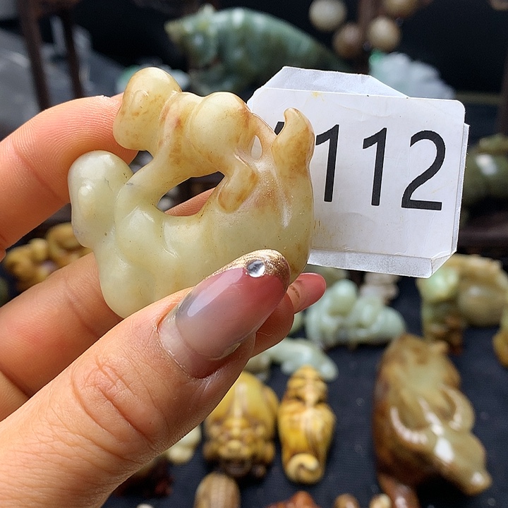 和田玉未镶嵌车挂