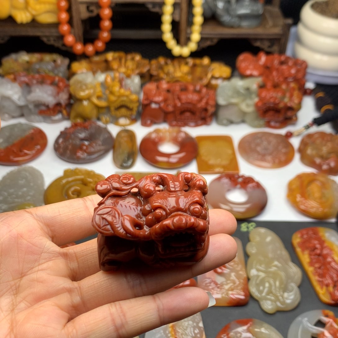 石英质玉（黄龙玉）未镶嵌挂件