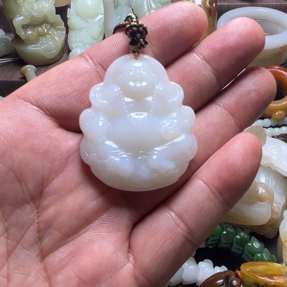 用***8和田玉未镶嵌挂件