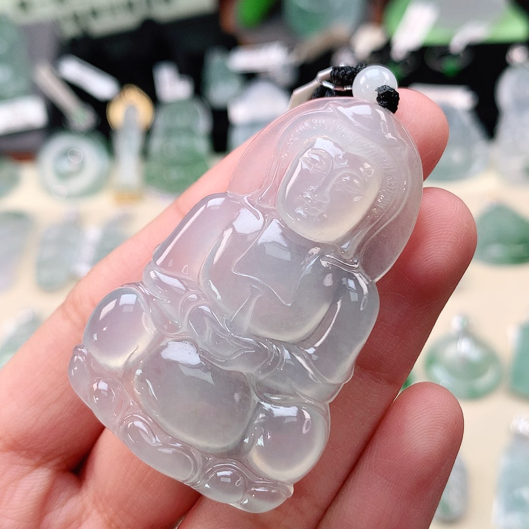 翡翠18K金镶嵌颈饰观音