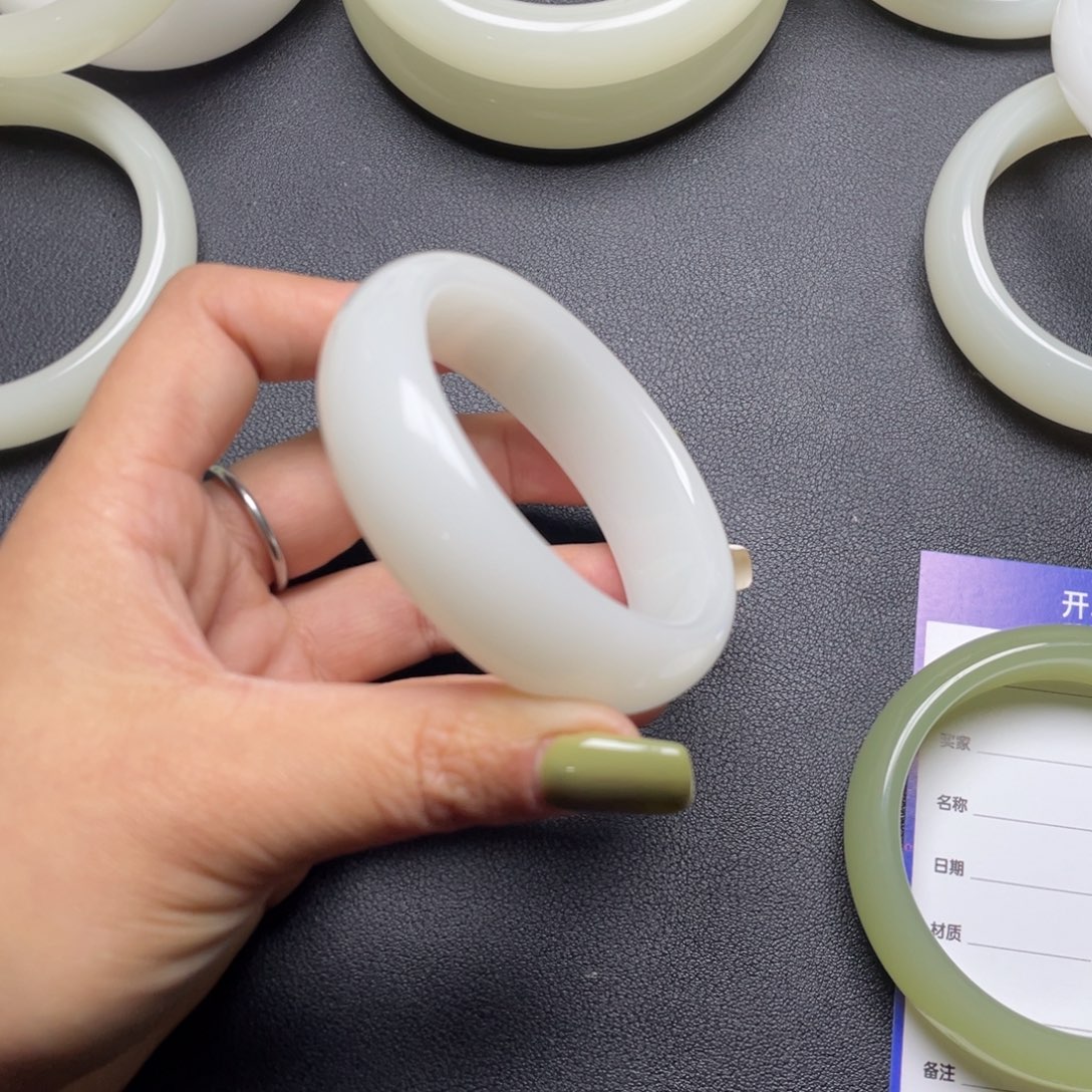 谜***语53圈口轮胎羊脂白